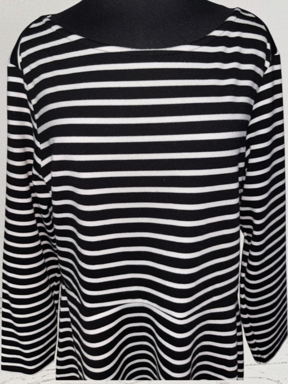 Old Navy Black & White Striped Fit&Flare Dress, P2P:23.5”, L:39.5” - Picture 2 of 9